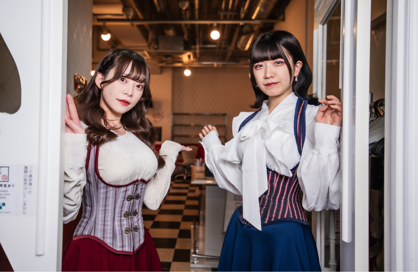 イケブクロギルドの入口で迎えるディーラー2名